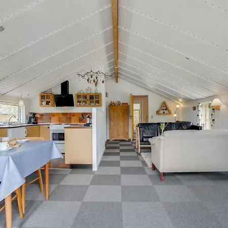 Holiday home Arona - 1-5km From The Sea In Western Jutland By Interhome